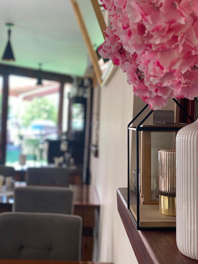 زافيارتشي Aparthotel Riva المظهر الخارجي الصورة